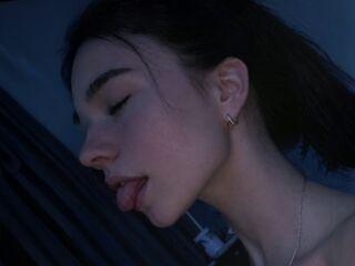 naked girl with webcam masturbating with sextoy MelbaStraub