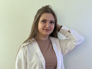 camslut topless MildaTaddio