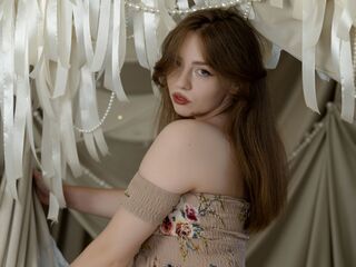 naked camgirl picture MoonBrittany