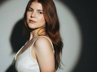 topless webcamgirl OliviaaRothwel