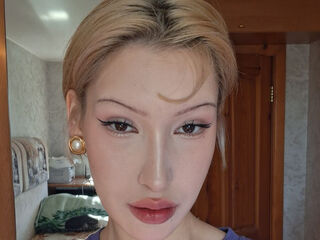 masturbating camgirl RavenBahamonde