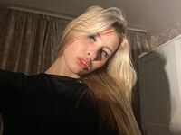 camgirl masturbating with vibrator RowanBellamy
