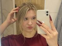 fingering girl SkyeDavi