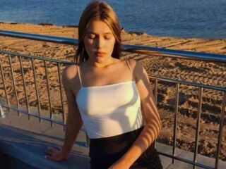 hot naked webcamgirl SuziBarringer