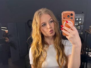 sexy live cam girl TainaSaffo
