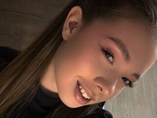 shaved pussy webcam TessaSun