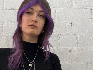 naughty cam girl masturbating with dildo TieshaKresha