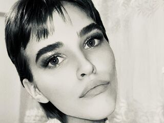 webcam chat UdelaHailey