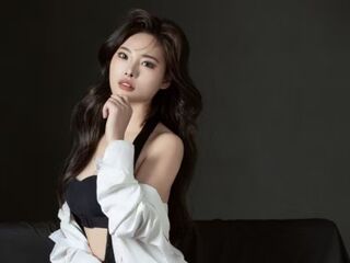 girl showing tits YunLulu