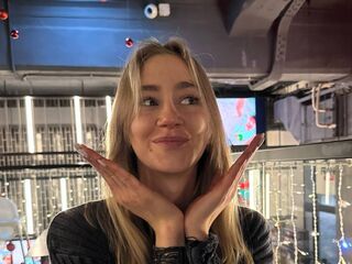 adult webcam chatroom ZenaDeruiter