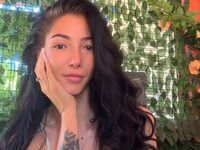 camgirl playing with vibrator Zianna