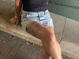 Elly49